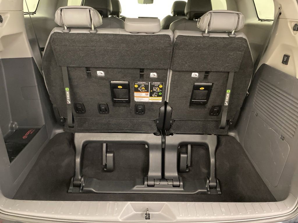 Used 2023 Toyota Sienna Limited AWD/4WD image 8