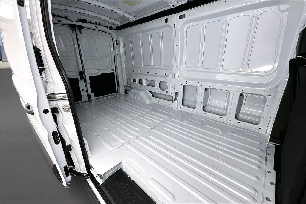 New 2026 Ford Transit 250 148 Medium Roof image 10