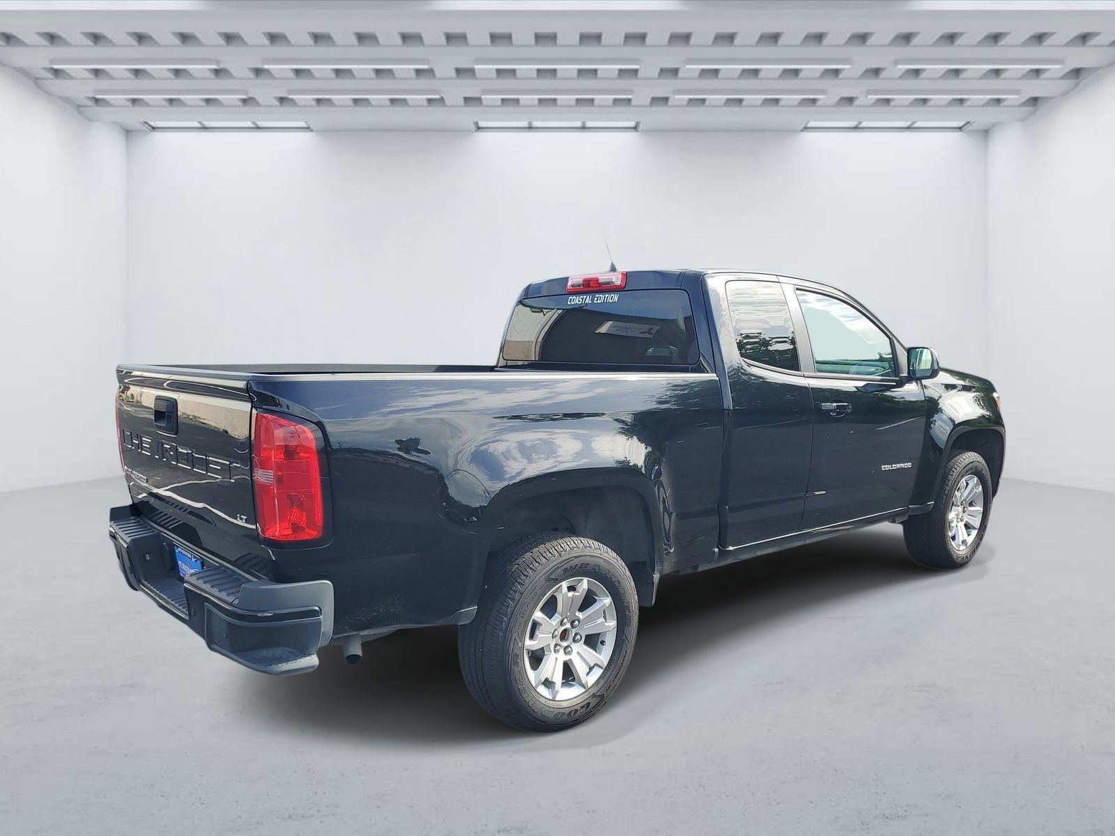 Used 2022 Chevrolet Colorado LT w/ Fleet Safety Package RWD image 4