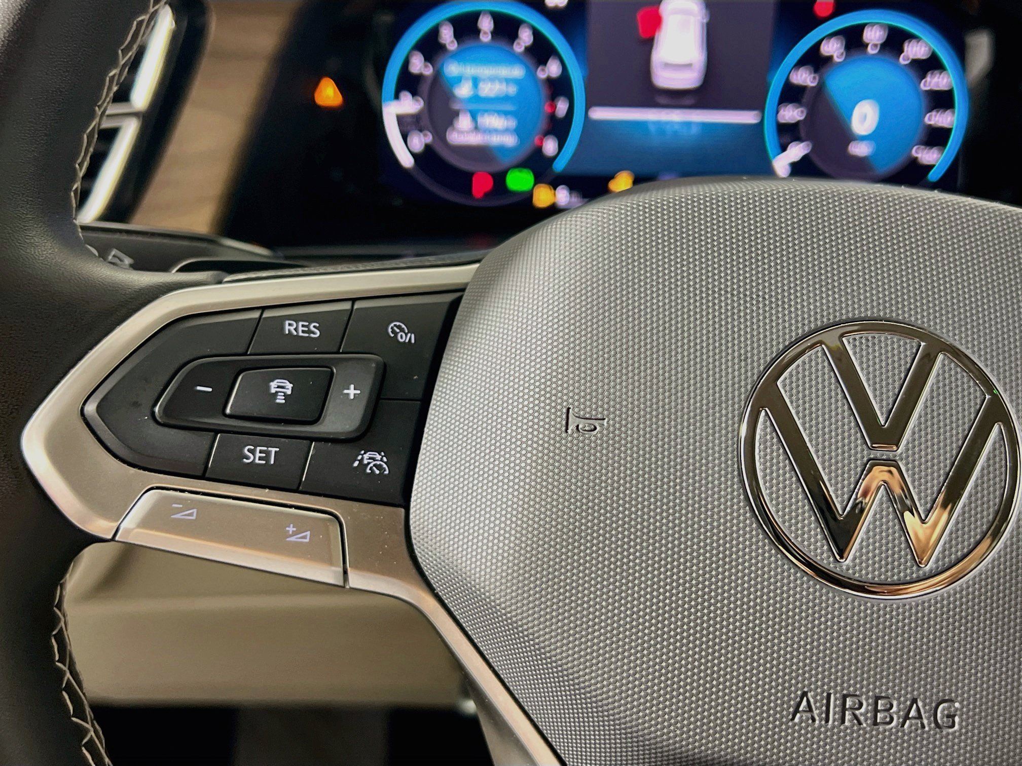 Used 2024 Volkswagen Atlas SE FWD image 18