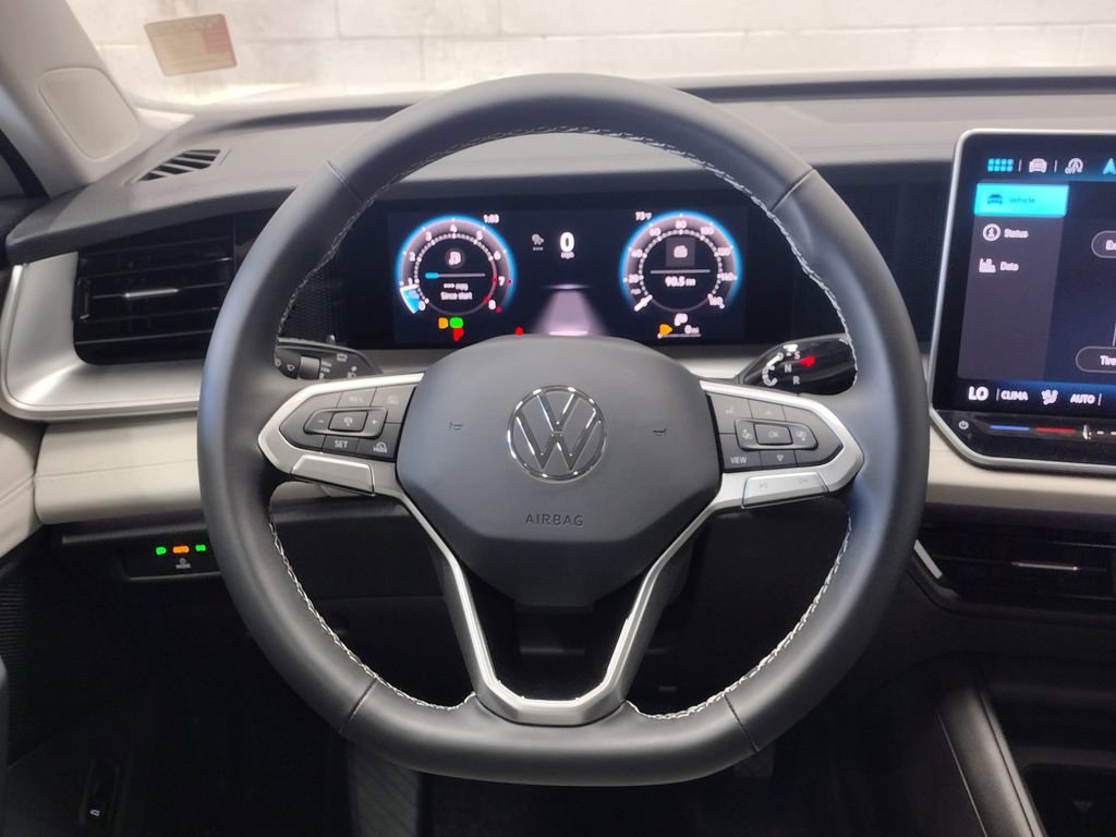 New 2025 Volkswagen Tiguan SE image 31