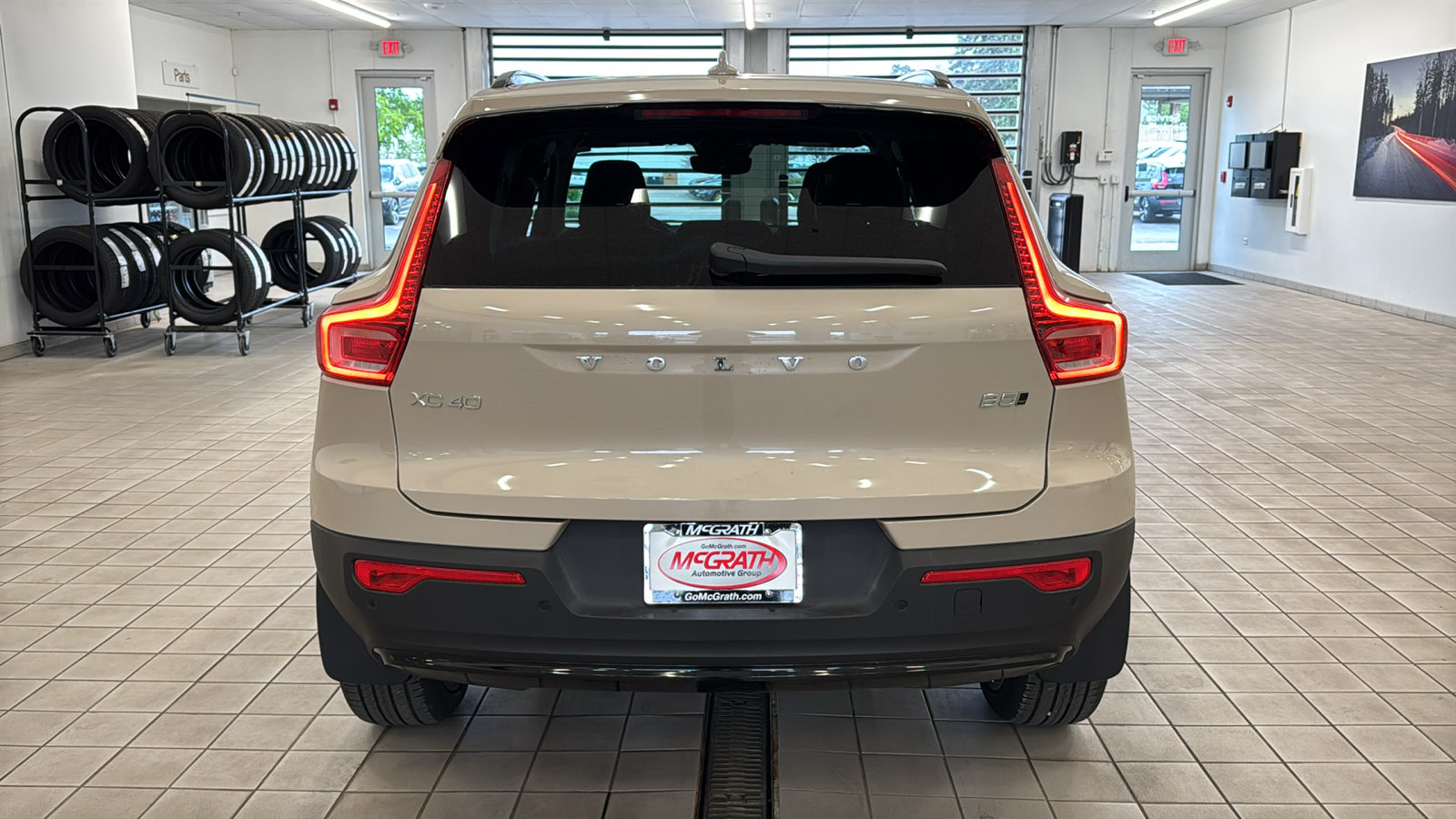 New 2026 Volvo XC40 B5 Ultra w/ Climate Package AWD/4WD image 6