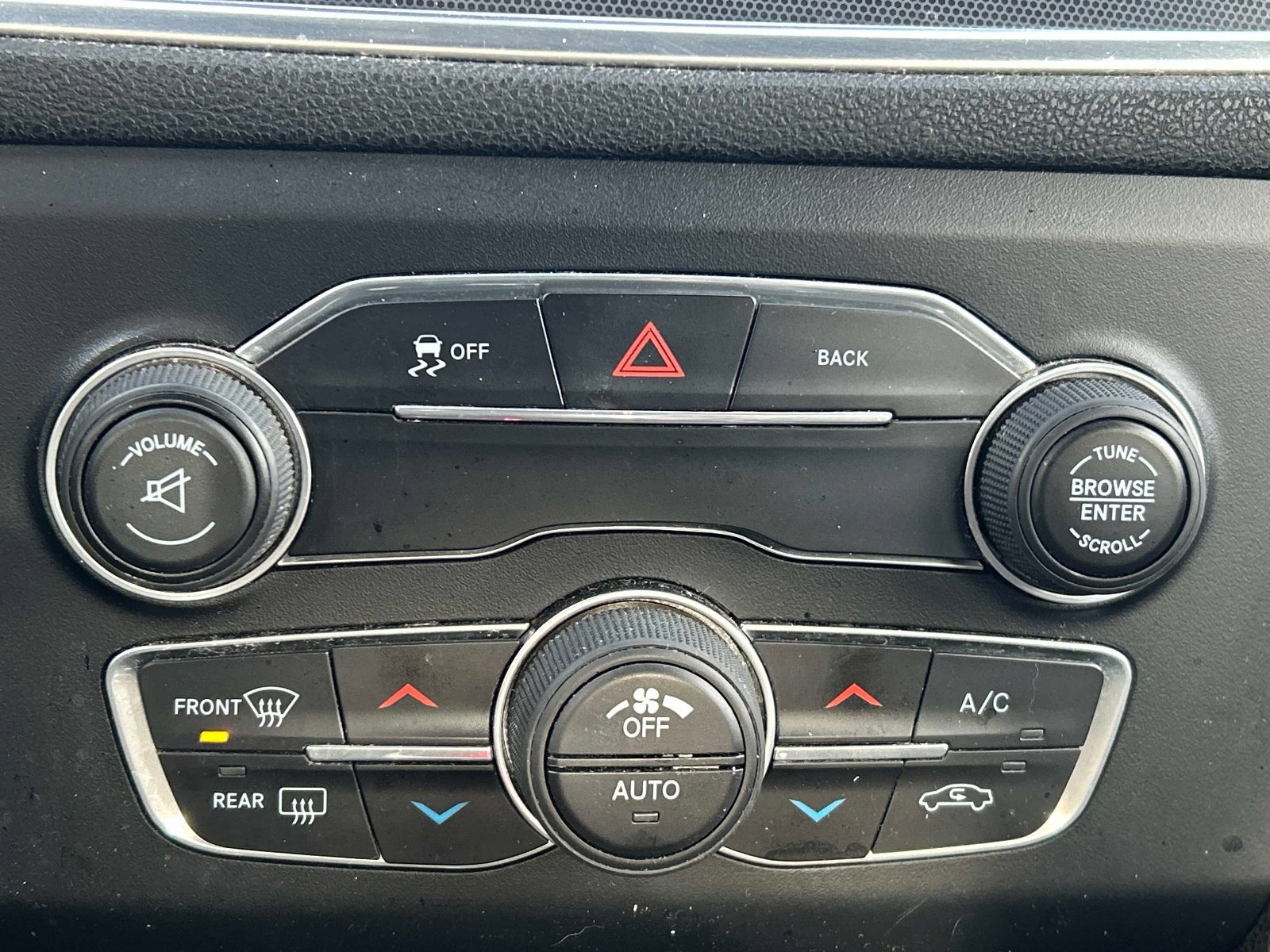 Used 2016 Dodge Charger SXT image 30