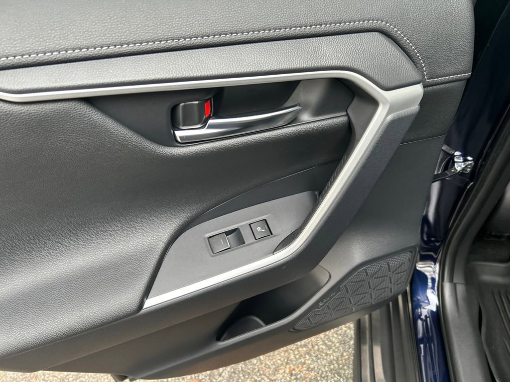 Used 2025 Toyota RAV4 Limited w/ Advanced Technology Package image 23