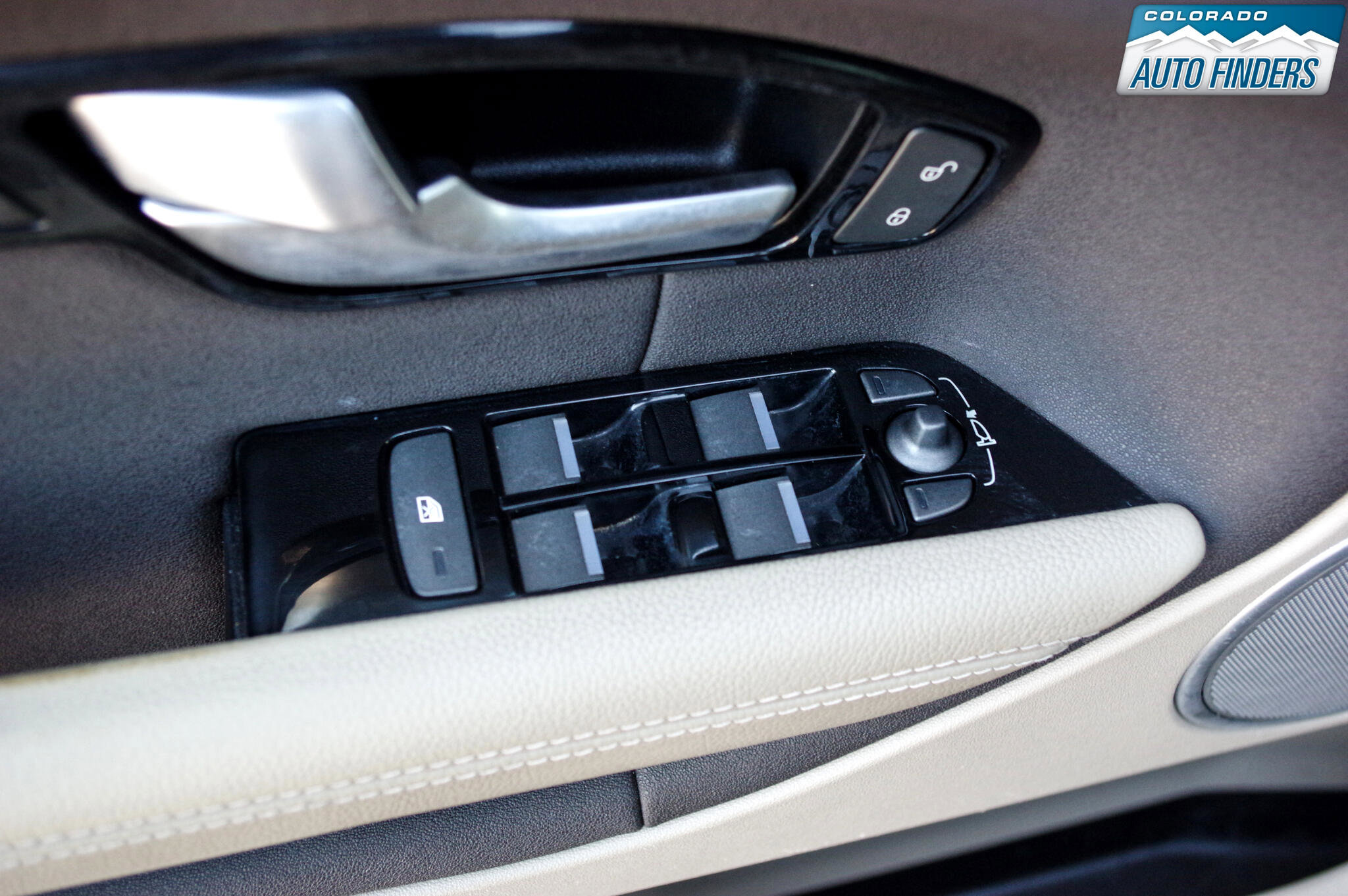 Used 2016 Land Rover Range Rover Evoque SE Premium image 11