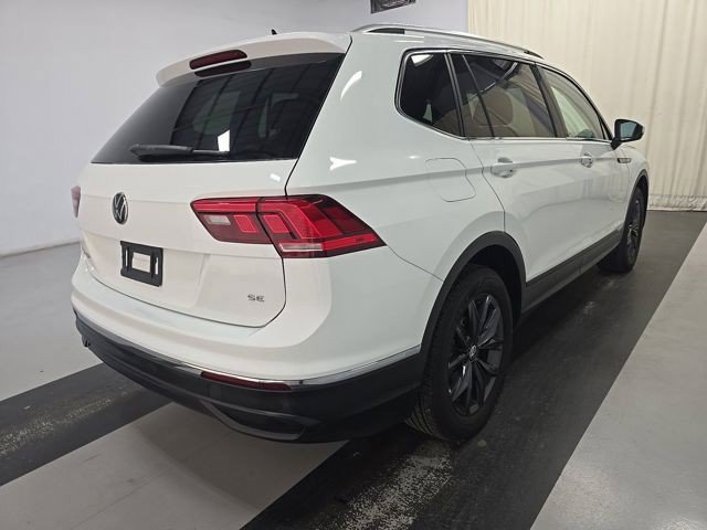 Used 2024 Volkswagen Tiguan SE FWD image 3