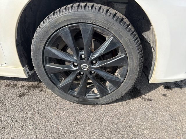Used 2018 Nissan Sentra SR w/ SR Midnight Edition Package FWD image 9