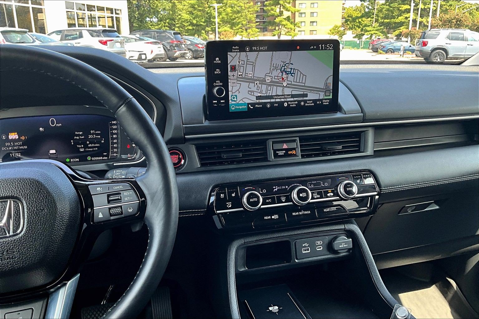 Used 2025 Honda Pilot Elite image 6