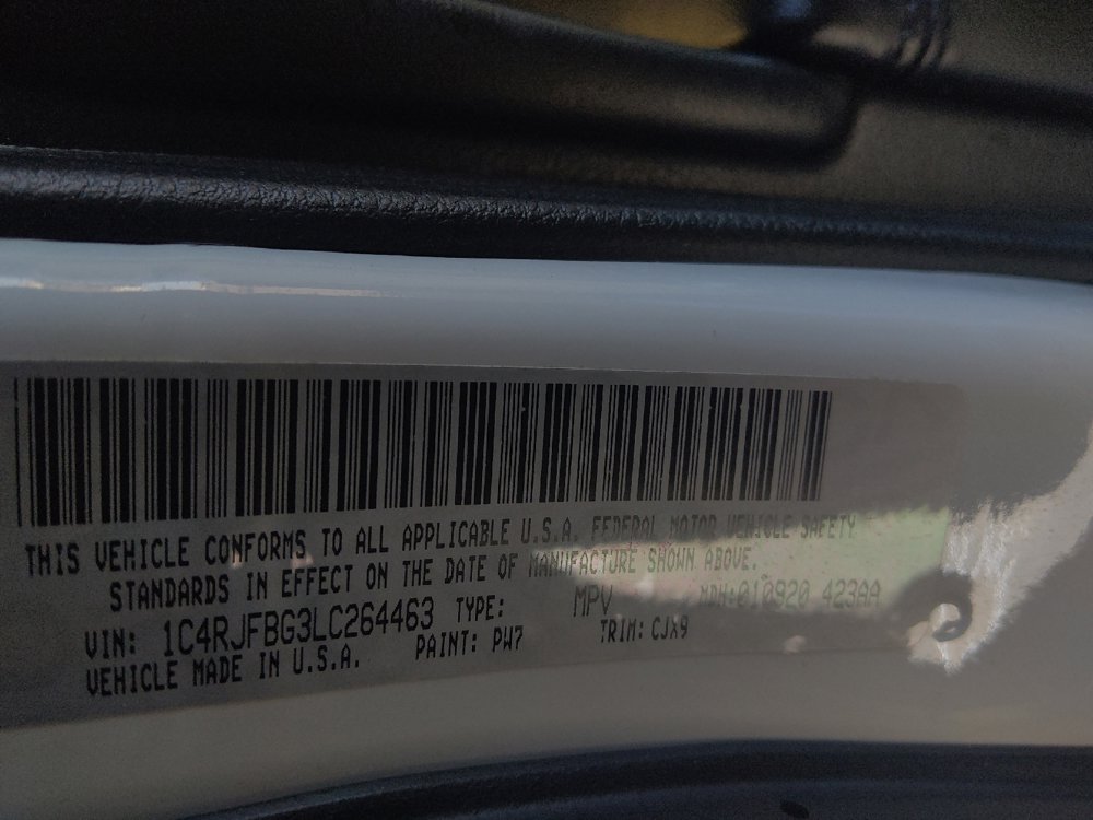 Used 2020 Jeep Grand Cherokee Limited AWD/4WD image 33