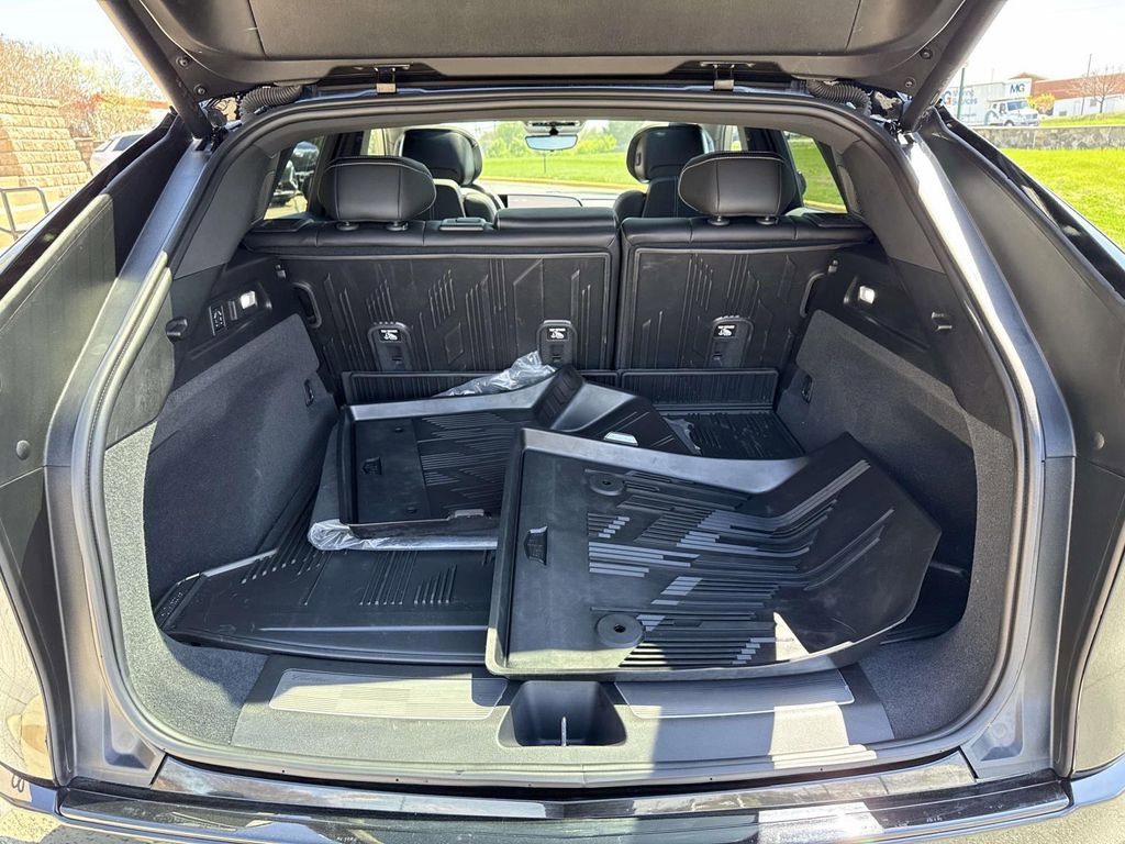 Certified 2025 Cadillac Lyriq Sport w/ LPO, Floor Liner Package AWD/4WD image 25