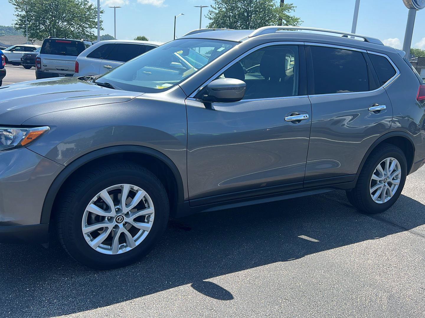 Used 2020 Nissan Rogue SV AWD/4WD image 12