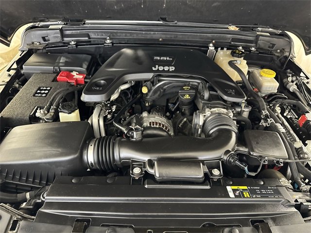 Used 2018 Jeep Wrangler Unlimited Sahara w/ Dual Top Group image 29