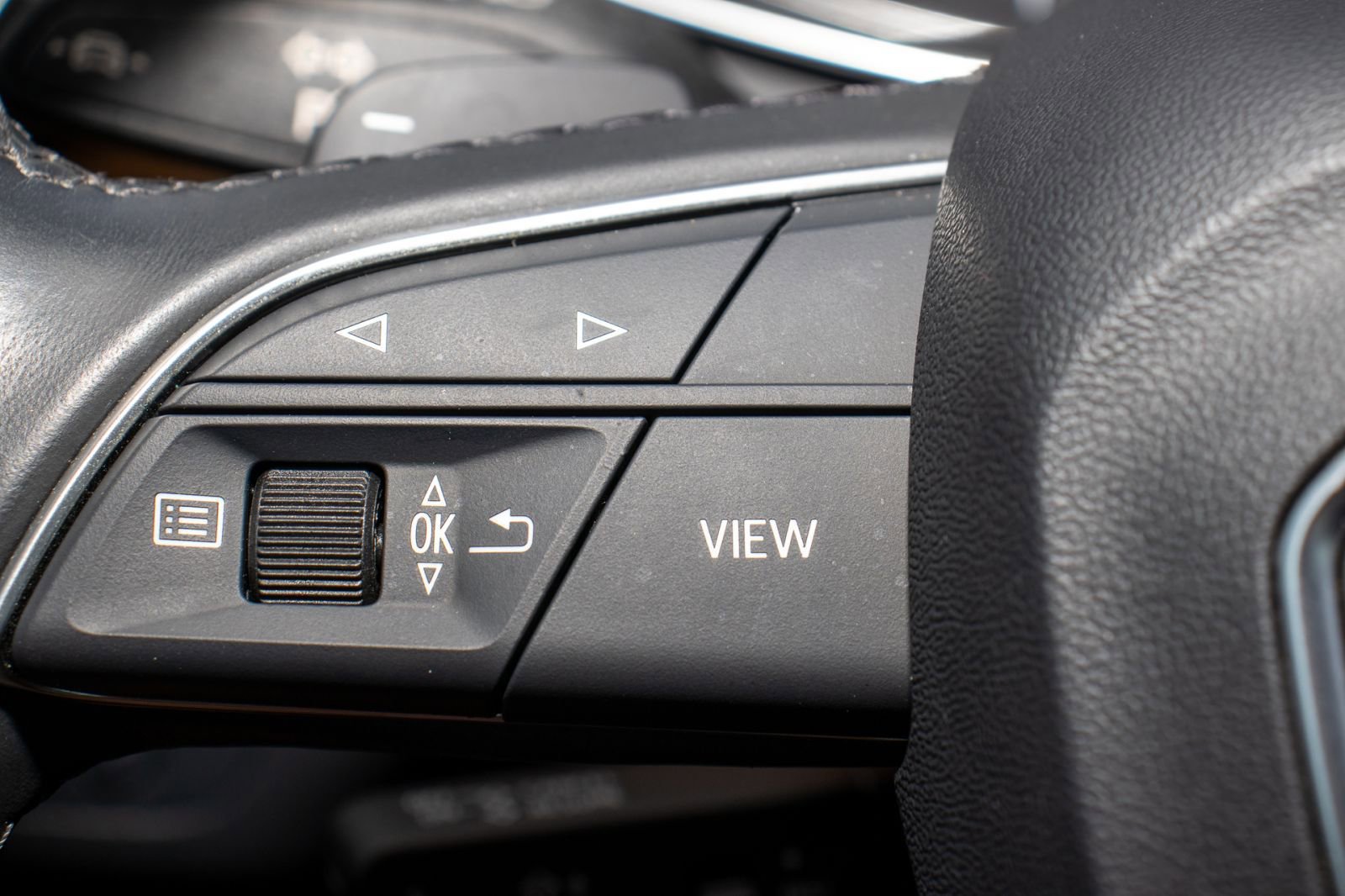 Used 2023 Audi Q5 2.0T Premium w/ Convenience Package image 28