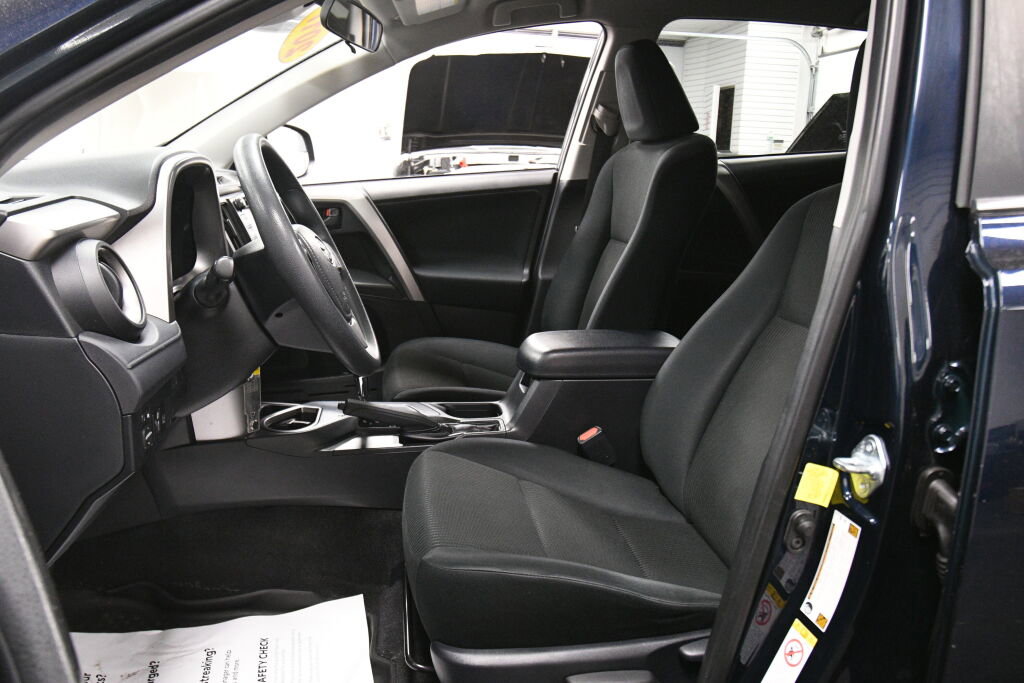 Used 2017 Toyota RAV4 LE w/ All Weather Liner Package FWD image 9