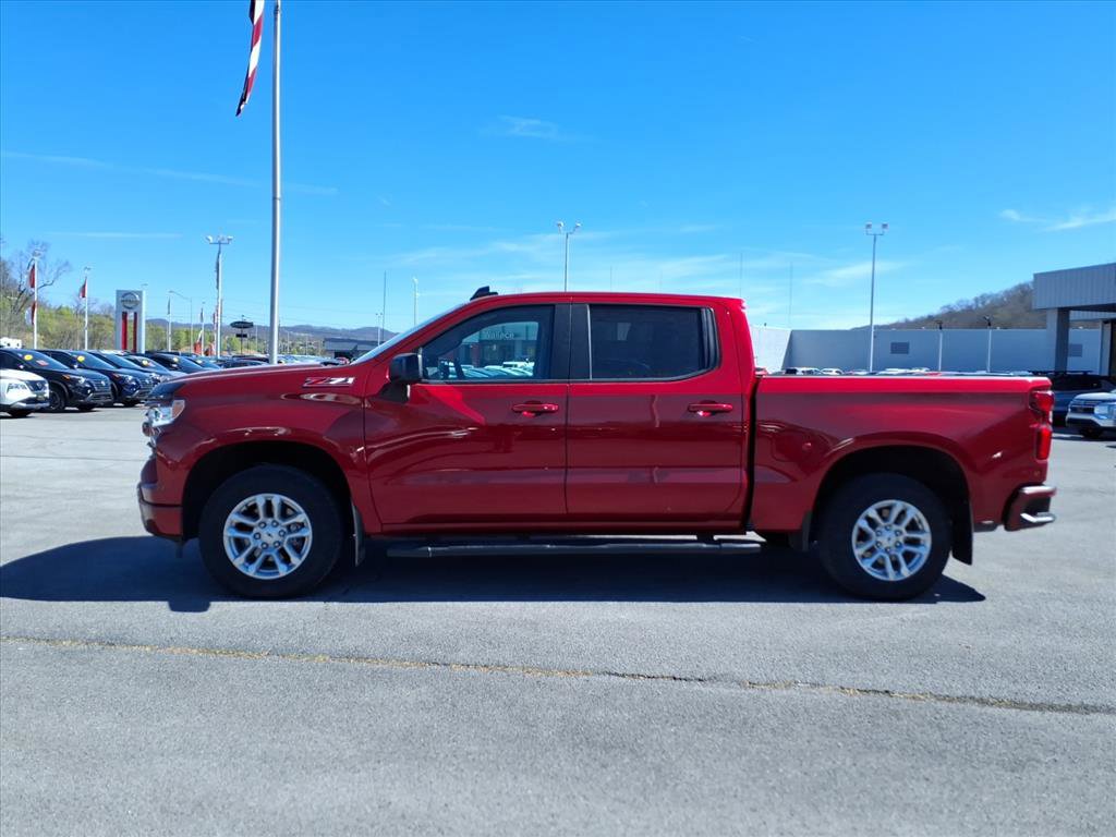Used 2024 Chevrolet Silverado 1500 RST w/ Z71 Off-Road Package image 2