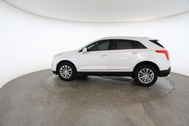 Used 2017 Cadillac XT5 Luxury w/ Driver Awareness Package image 7