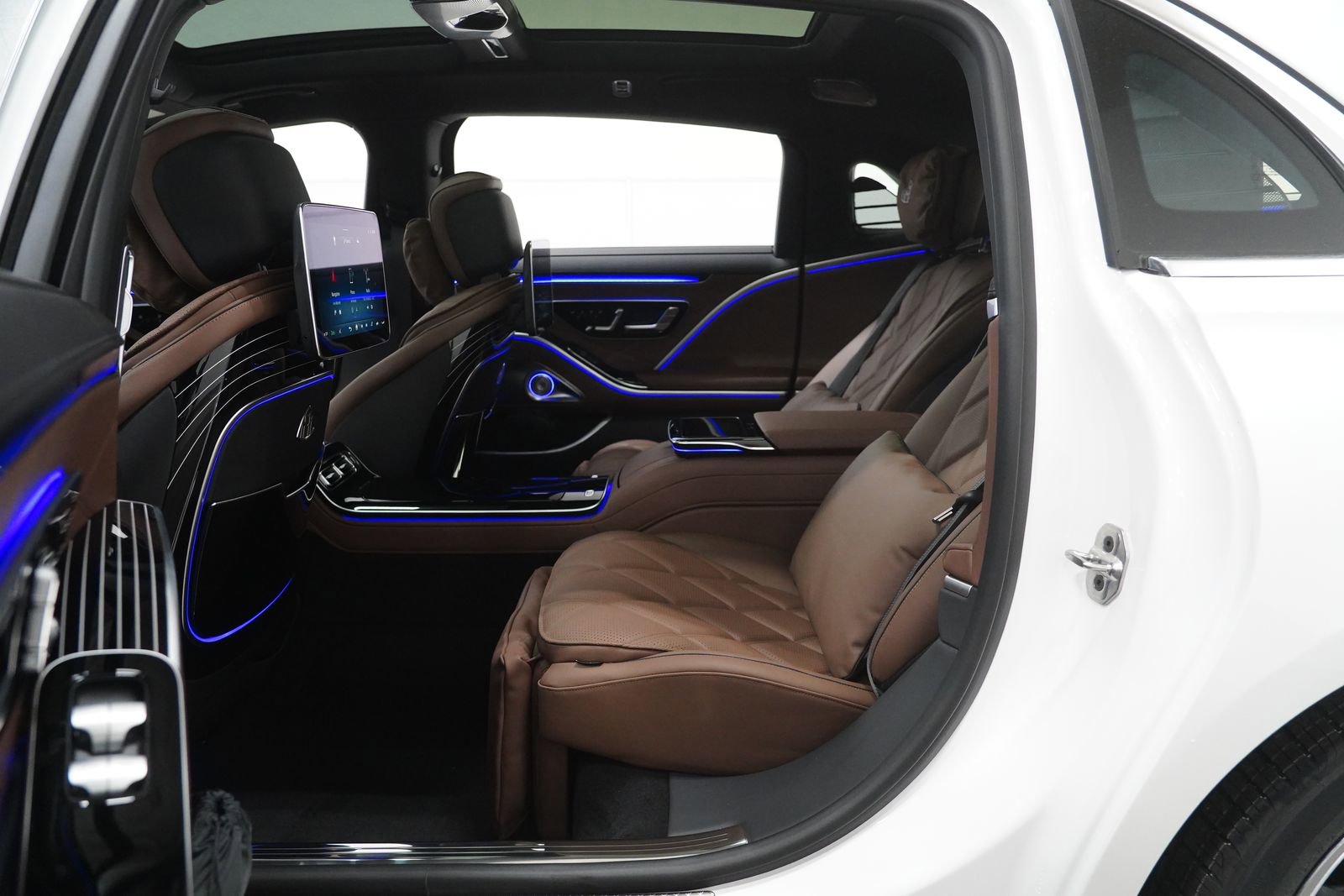 New 2026 Mercedes-Benz Maybach S 580 4MATIC image 17