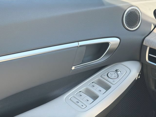 New 2026 Hyundai Sonata SEL FWD image 17