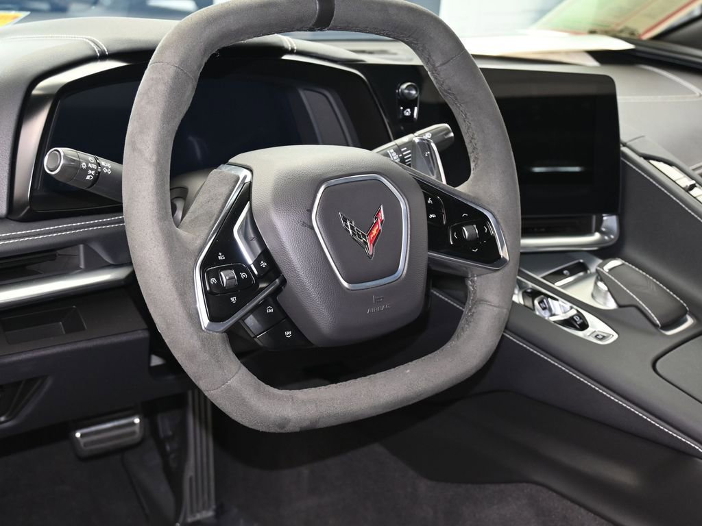 Used 2024 Chevrolet Corvette Stingray Convertible w/ Z51 Performance Package image 17