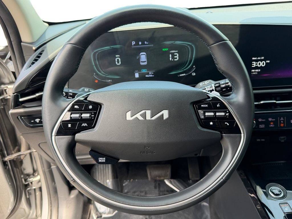 Certified 2023 Kia Niro EX FWD image 18