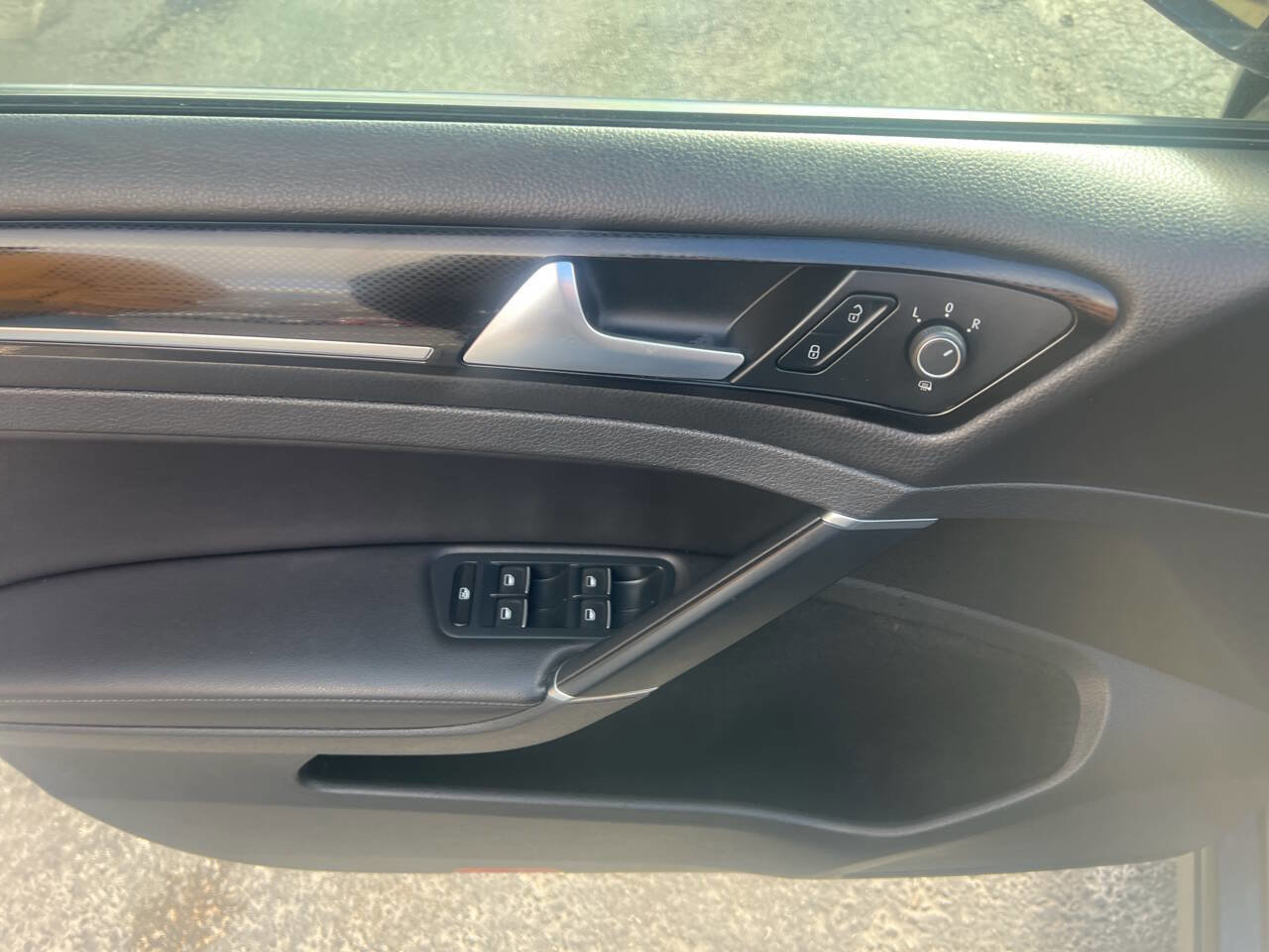 Used 2015 Volkswagen Golf SEL image 23