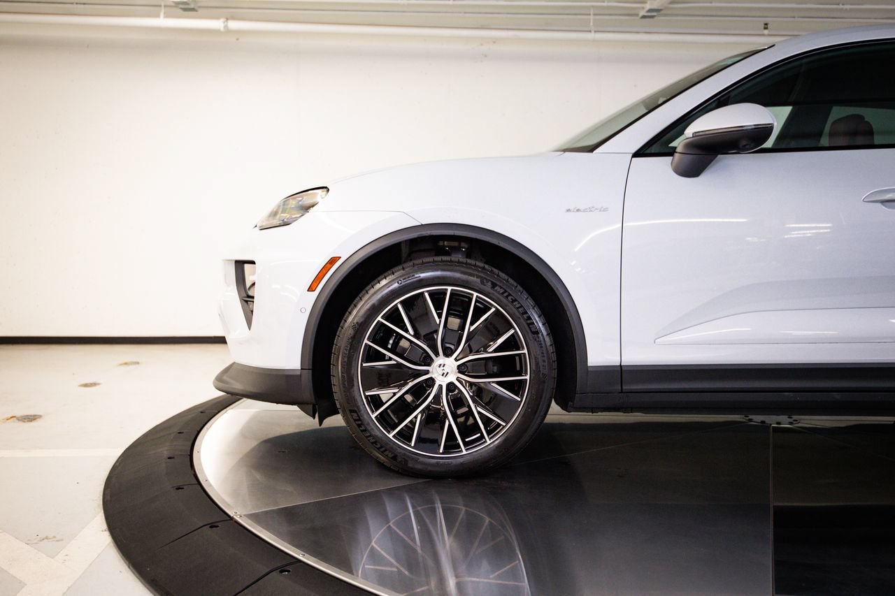 New 2026 Porsche Macan Electric RWD image 11