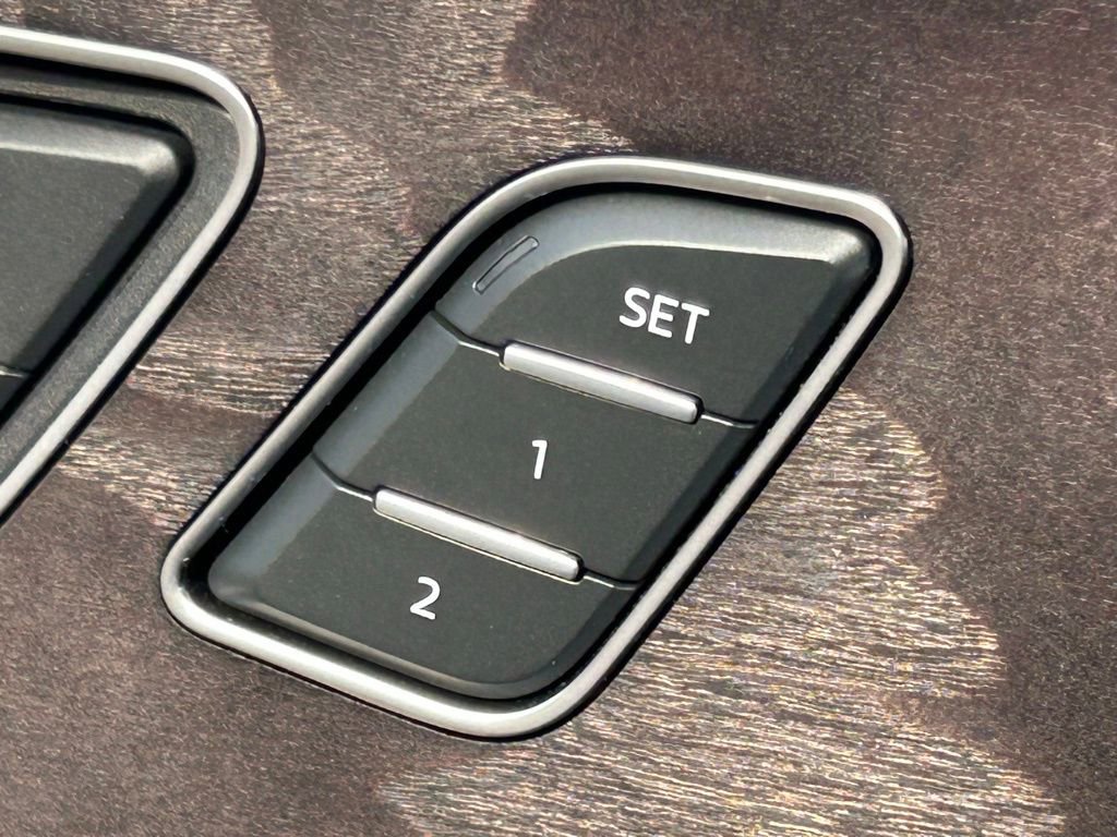 Used 2025 Audi Q7 3.0T Prestige image 73