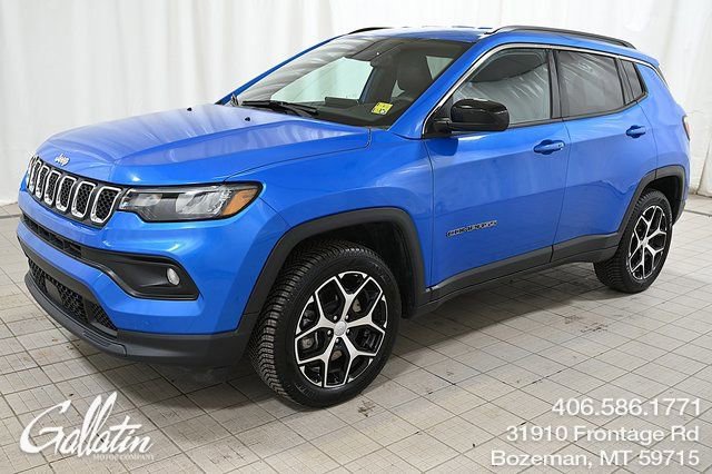 Used 2024 Jeep Compass Latitude image 1