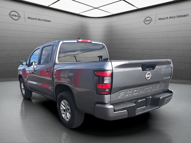 Used 2024 Nissan Frontier SV image 6