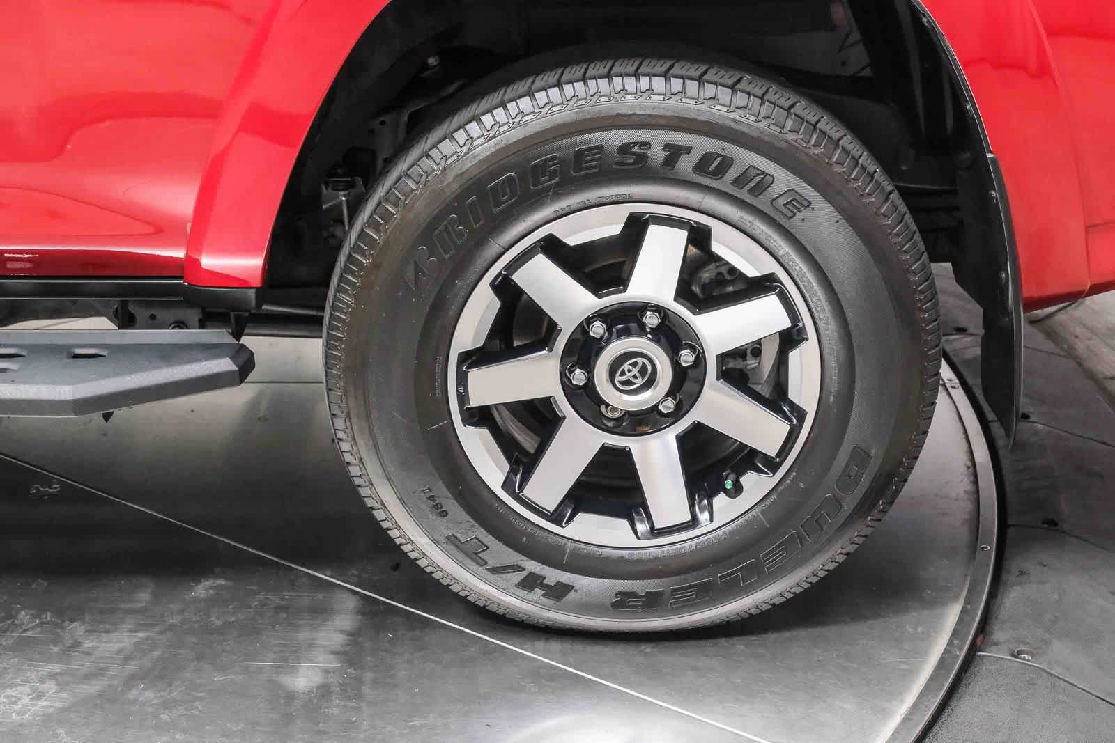 Used 2023 Toyota 4Runner TRD Off-Road Premium w/ Moonroof Package AWD/4WD image 10
