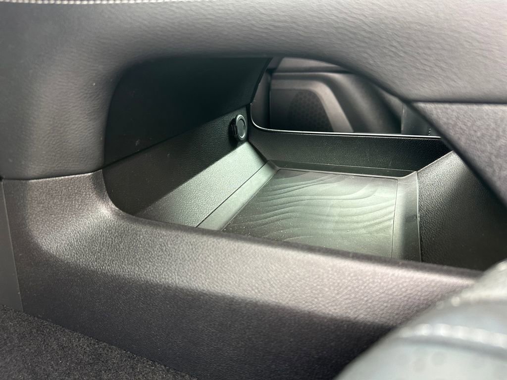 Used 2025 INFINITI QX80 Sensory AWD/4WD image 22