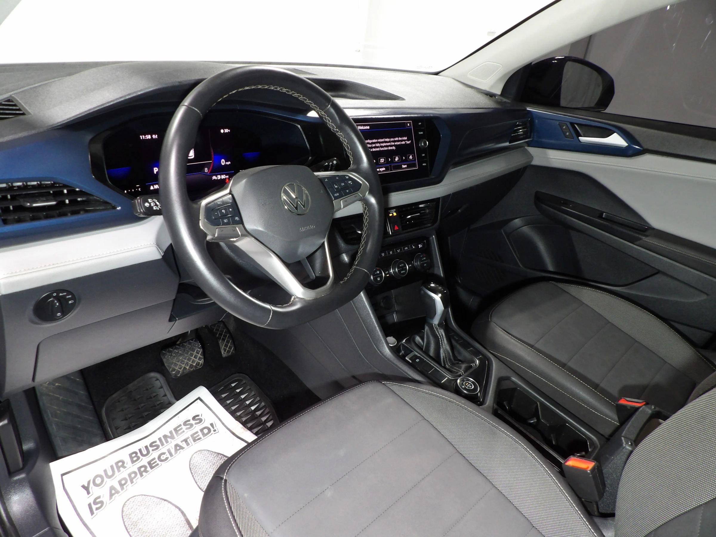 Used 2024 Volkswagen Taos SE w/ Panoramic Sunroof Package AWD/4WD image 11