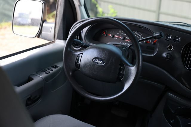 Used 2008 Ford E-350 and Econoline 350 XLT RWD image 31