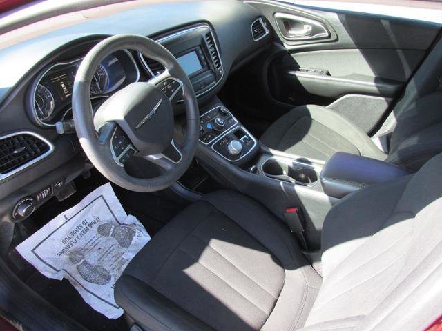 Used 2016 Chrysler 200 Limited image 8