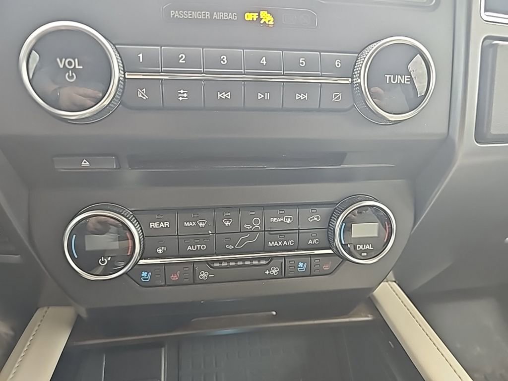 Used 2018 Ford Expedition Platinum image 48