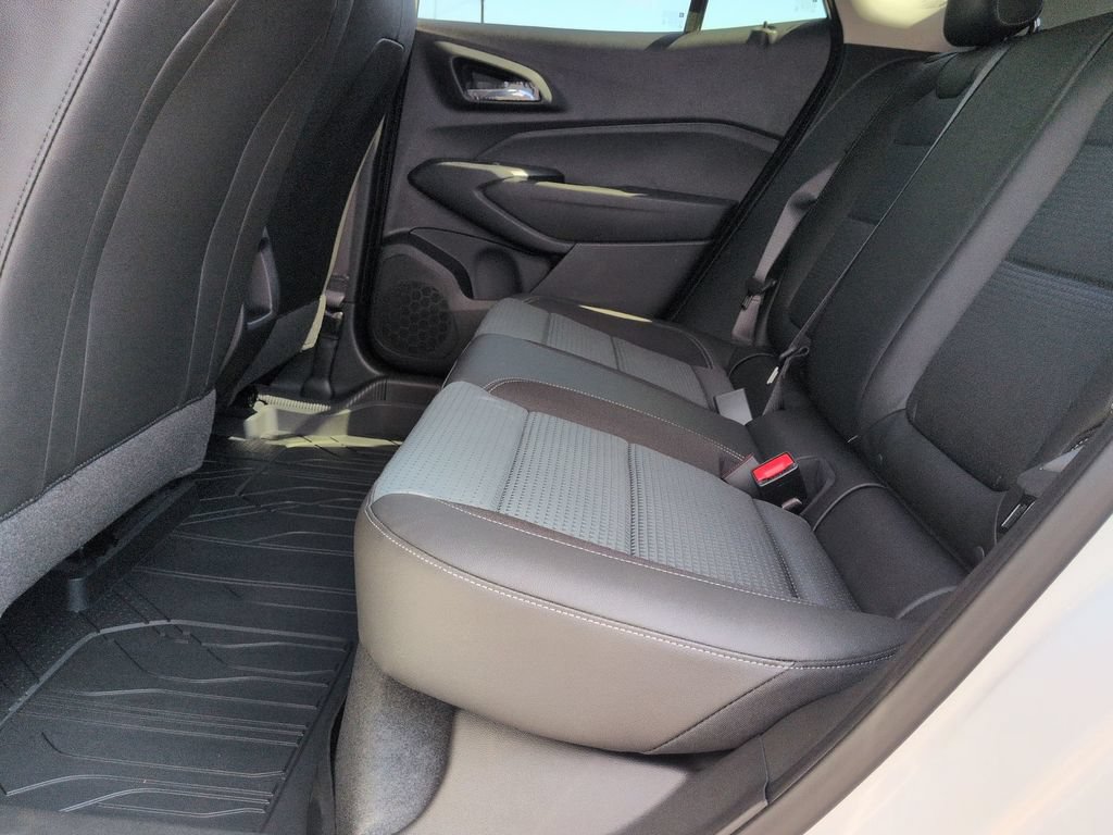 New 2026 Chevrolet Trax LT w/ Driver Confidence Package FWD image 21