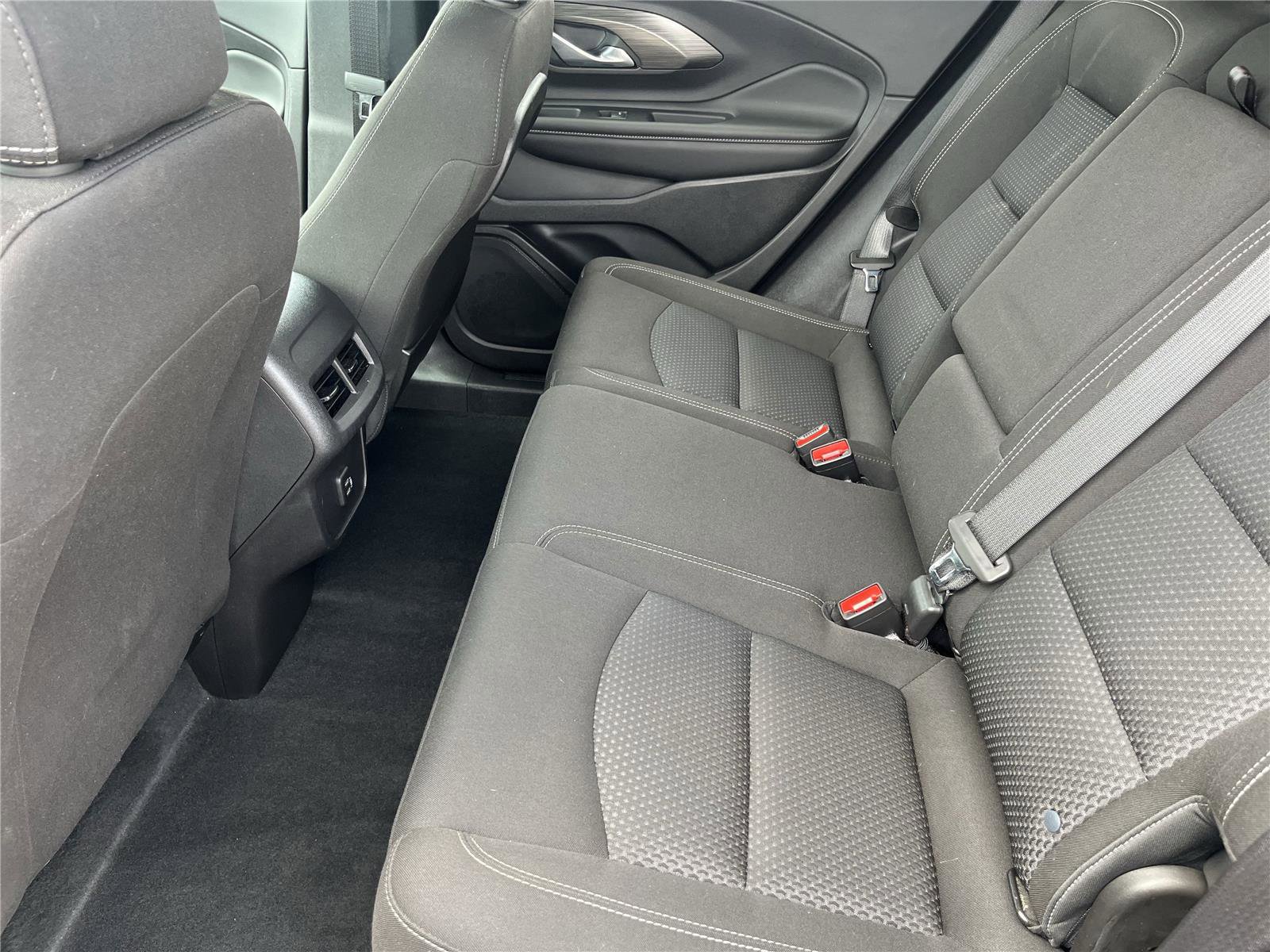 Used 2024 GMC Terrain SLE image 12