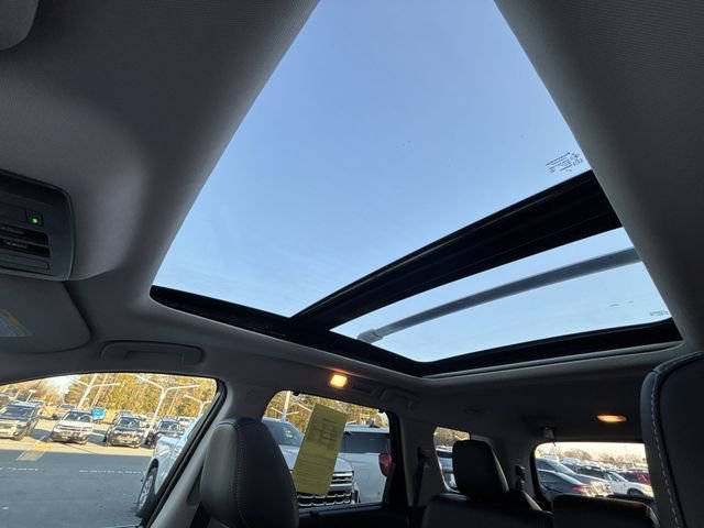 Used 2024 Nissan Pathfinder Platinum w/ Cargo Package image 16