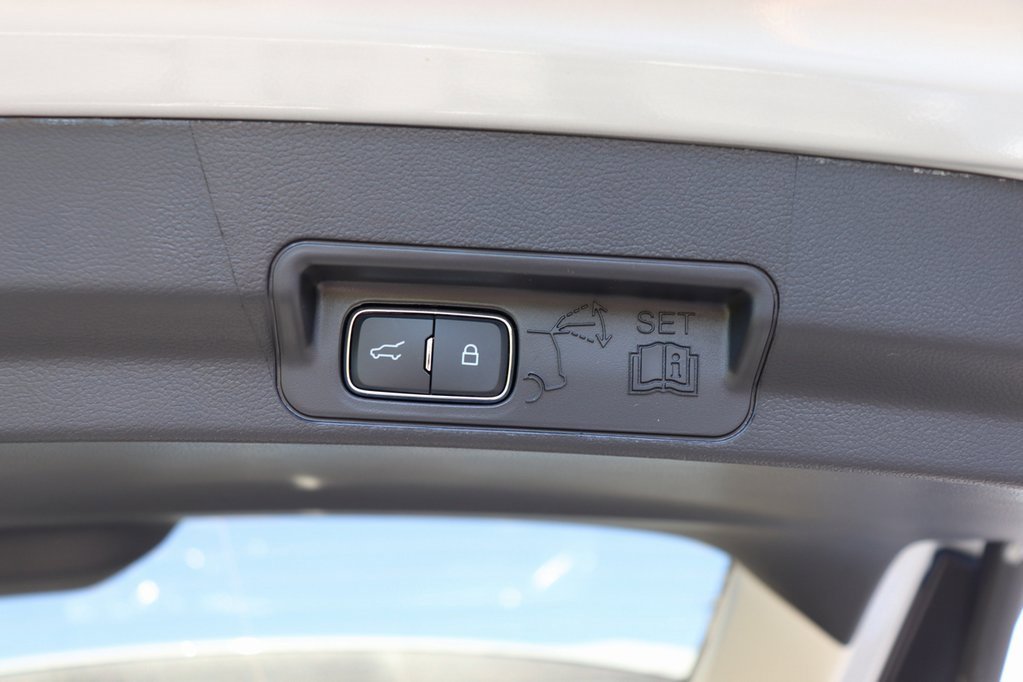 New 2026 Ford Explorer Active image 18