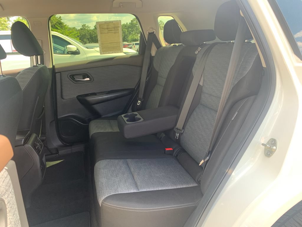 Used 2023 Nissan Rogue SV AWD/4WD image 10