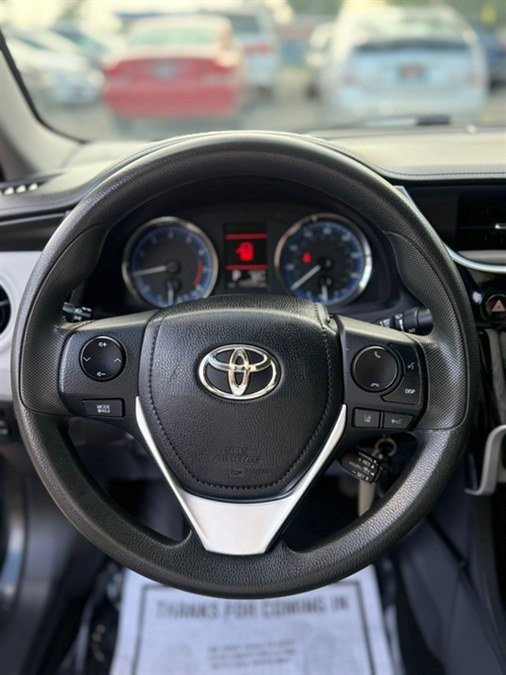 Used 2018 Toyota Corolla LE FWD image 13