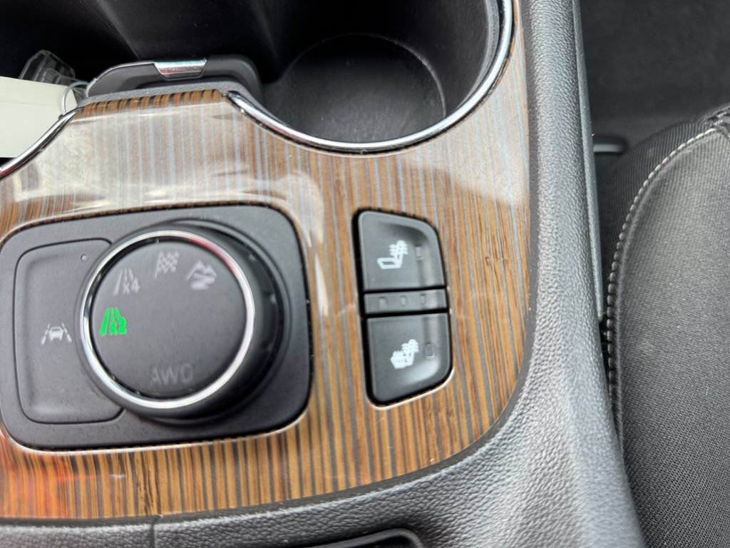 Used 2023 GMC Acadia SLE w/ Driver Convenience Package AWD/4WD image 30