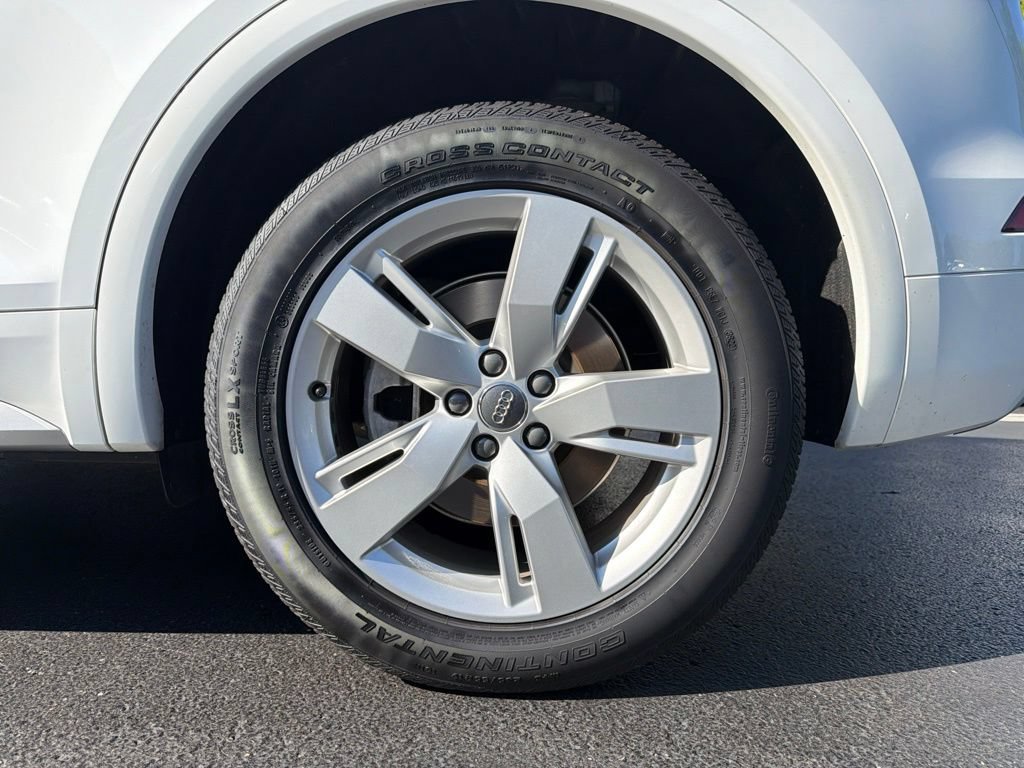 Used 2019 Audi Q5 2.0T Premium Plus w/ Premium Plus Package AWD/4WD image 12