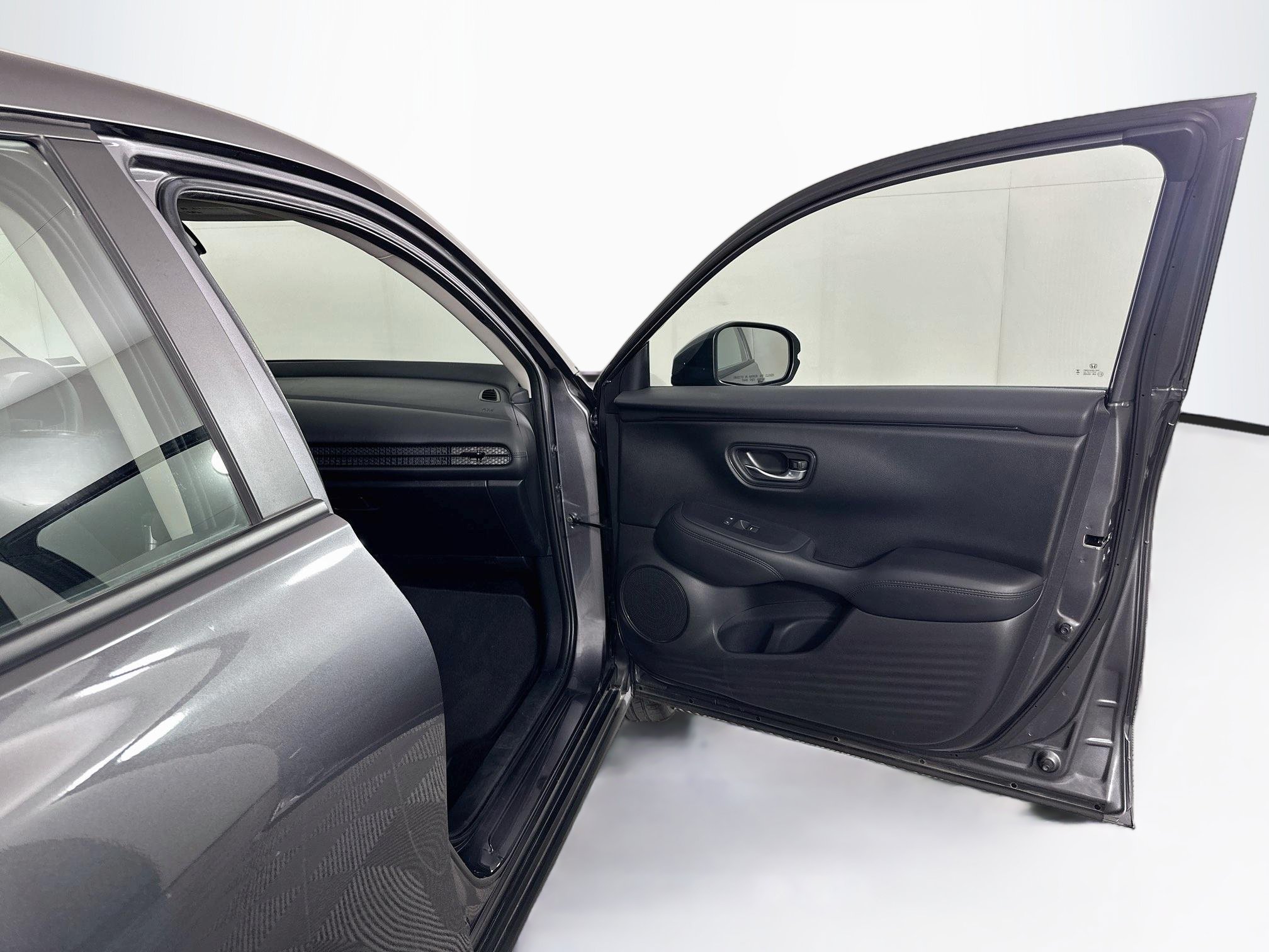 Used 2025 Honda HR-V LX image 29