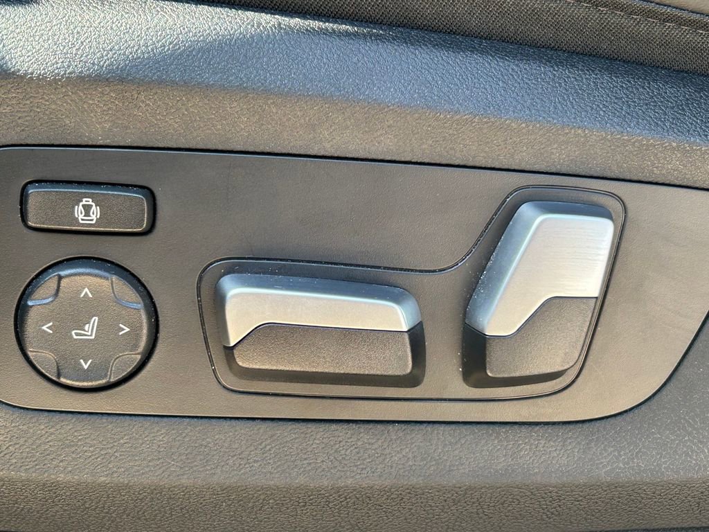 Used 2024 BMW X5 xDrive50e w/ Premium Package image 22