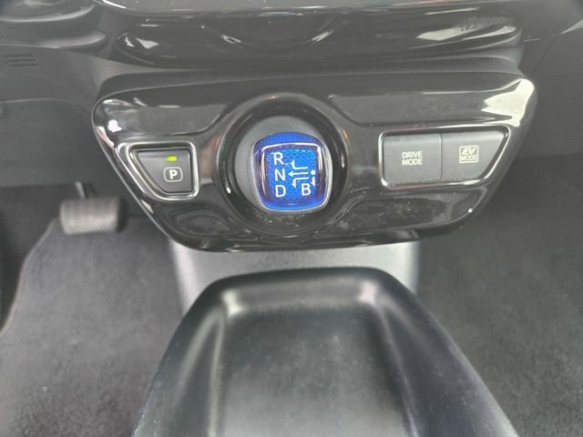 Certified 2017 Toyota Prius Two w/ Carpet Mat Package FWD image 19