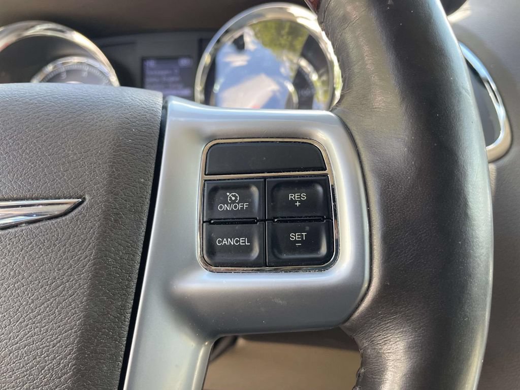 Used 2012 Chrysler Town & Country Limited FWD image 19