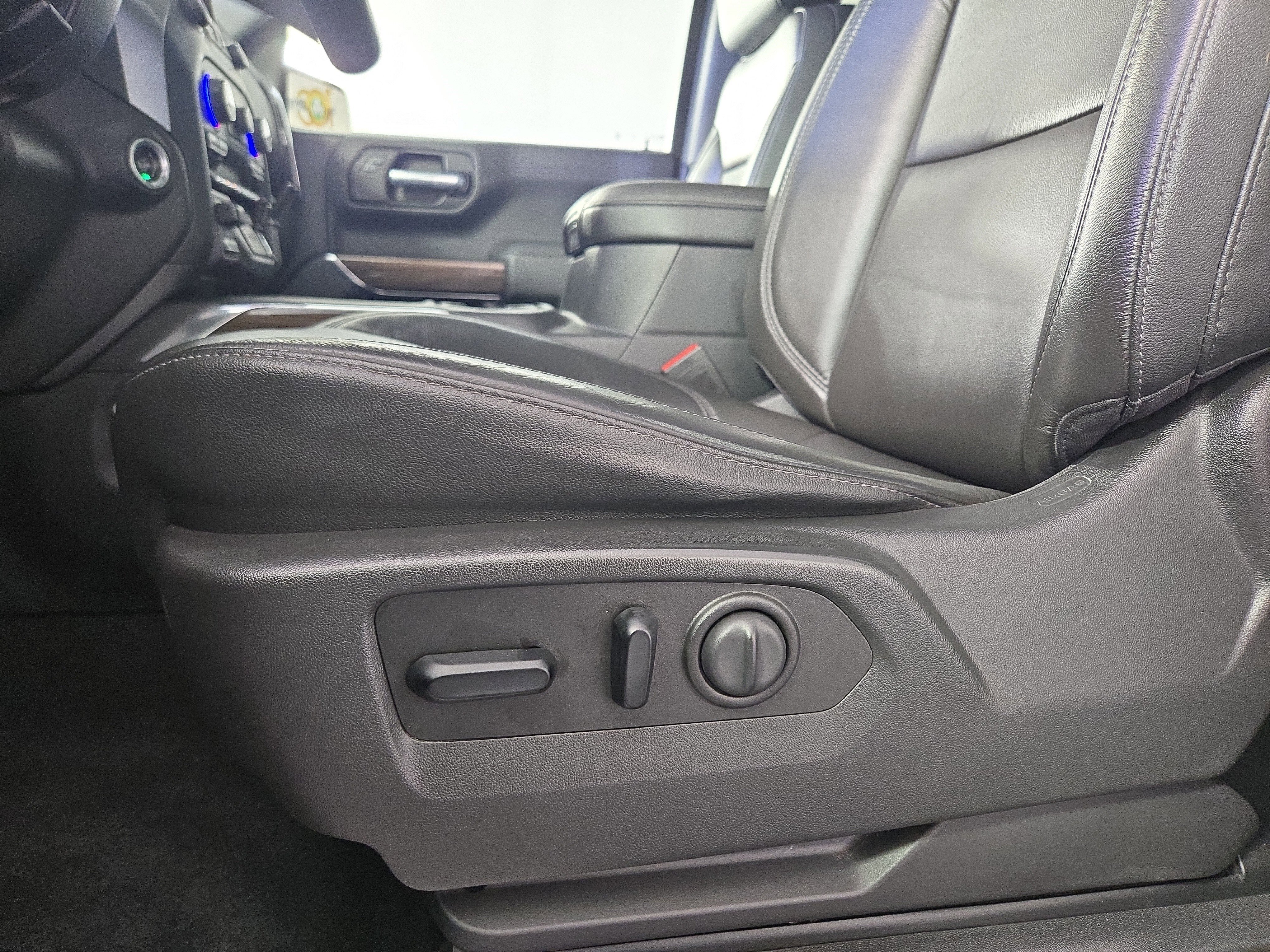 Certified 2020 Chevrolet Silverado 1500 RST w/ True North Edition image 30