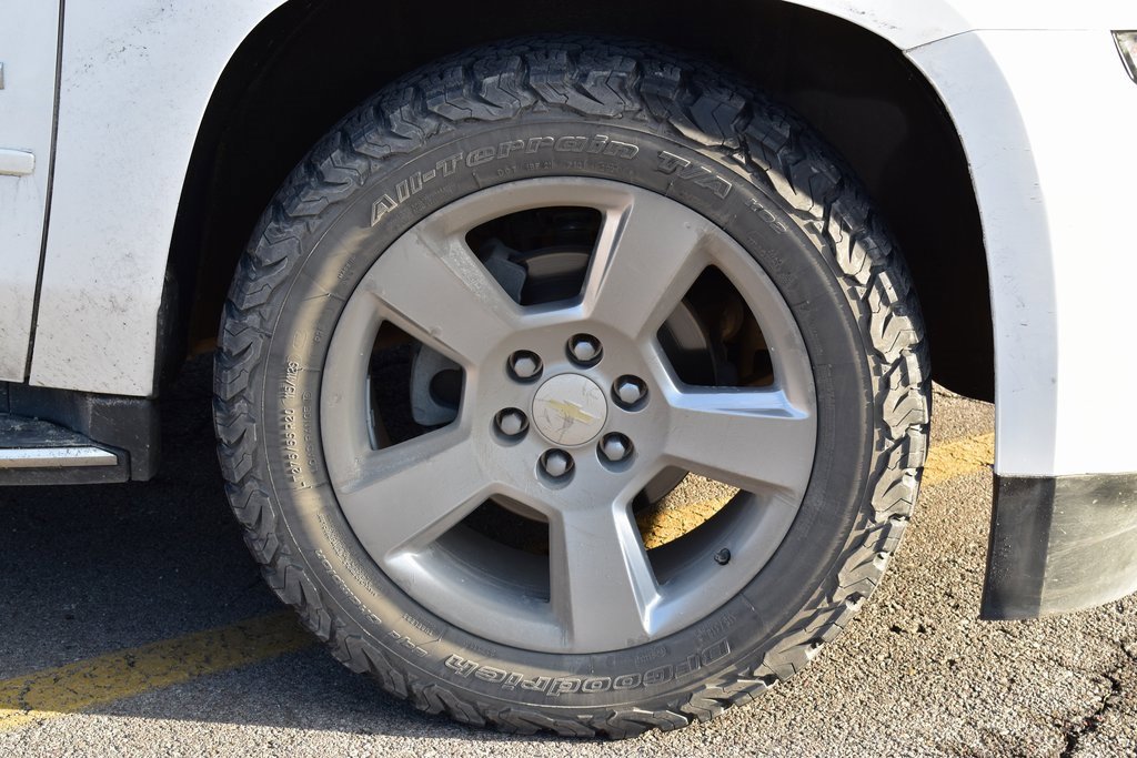 Used 2016 Chevrolet Suburban LTZ image 4