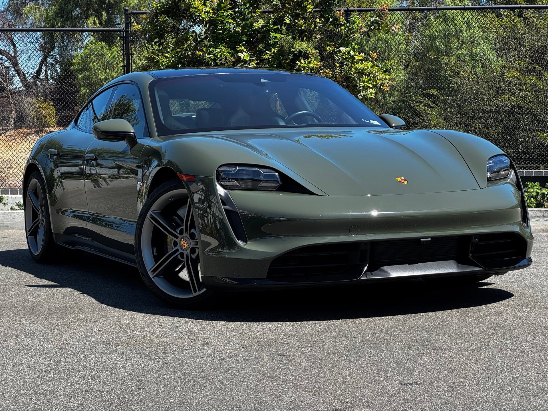 Certified 2022 Porsche Taycan Turbo S w/ Premium Package AWD/4WD image 13